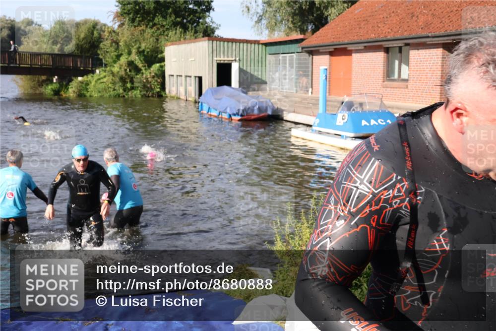 31.08.2025 - Elbe Triathlon Hamburg Luisa Fischer http://msf.ph/oto/8680888 31.08.2025 09:27:16 Schwimmen 681, 687, 711 meine-sportfotos.de