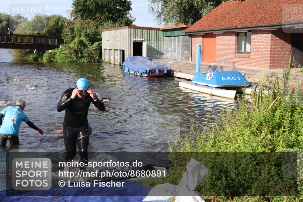 31.08.2025 - Elbe Triathlon Hamburg Luisa Fischer http://msf.ph/oto/8680891 31.08.2025 09:27:17 Schwimmen 681, 687, 711 meine-sportfotos.de
