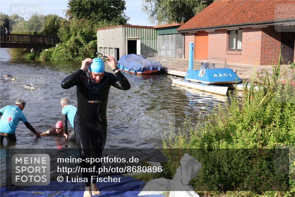 31.08.2025 - Elbe Triathlon Hamburg Luisa Fischer http://msf.ph/oto/8680896 31.08.2025 09:27:18 Schwimmen 681, 687, 711, 854 meine-sportfotos.de