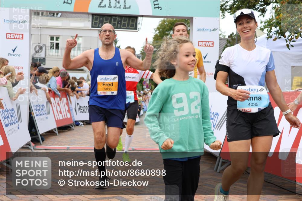 31.08.2025 - 21. Blankeneser Heldenlauf Strokosch-Dieckow http://msf.ph/oto/8680898 31.08.2025 12:07:09 Ziel 5036, 5524, 4001, 4035 meine-sportfotos.de