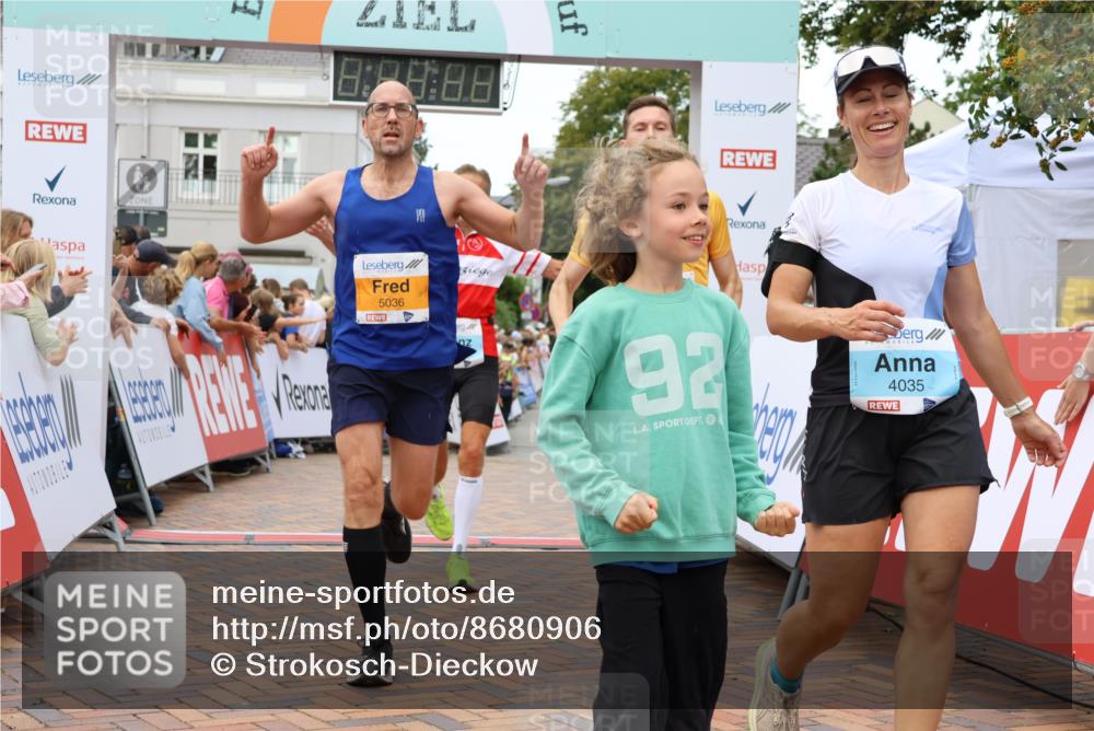31.08.2025 - 21. Blankeneser Heldenlauf Strokosch-Dieckow http://msf.ph/oto/8680906 31.08.2025 12:07:09 Ziel 5036, 5524, 4001, 4035 meine-sportfotos.de