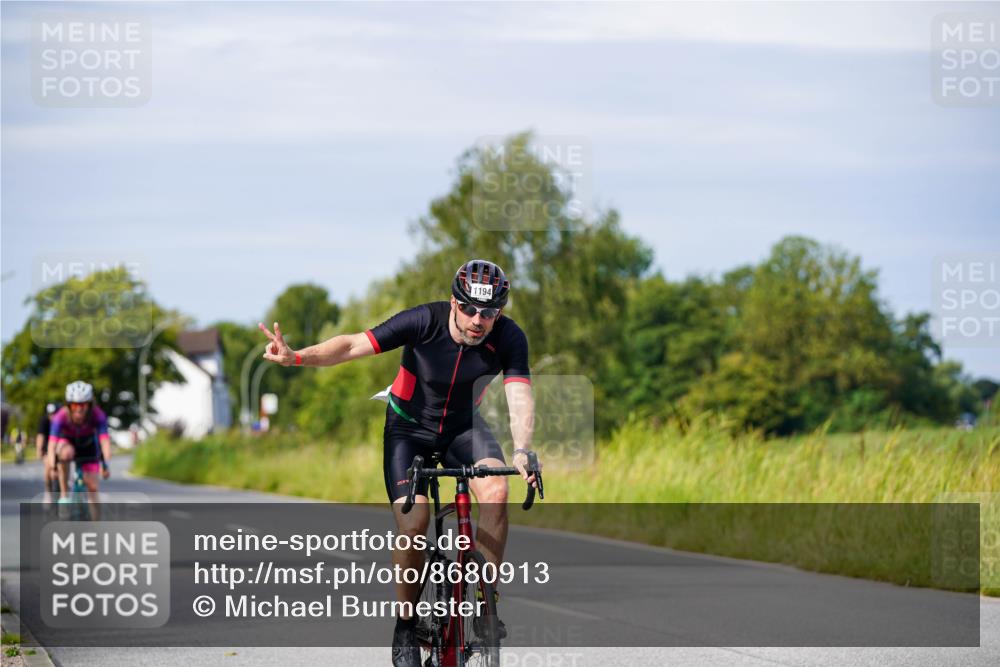 31.08.2025 - Elbe Triathlon Hamburg Michael Burmester http://msf.ph/oto/8680913 31.08.2025 10:53:31 Radfahren 1194, 1386, 1429 meine-sportfotos.de