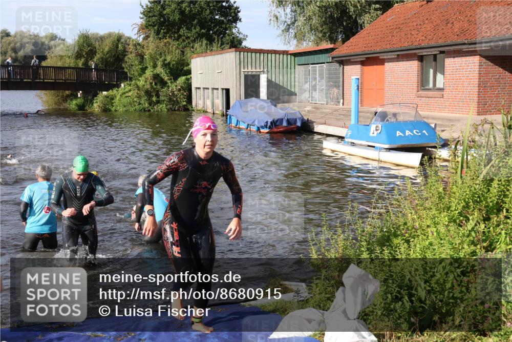 31.08.2025 - Elbe Triathlon Hamburg Luisa Fischer http://msf.ph/oto/8680915 31.08.2025 09:27:28 Schwimmen 679, 681, 795, 854, 918 meine-sportfotos.de