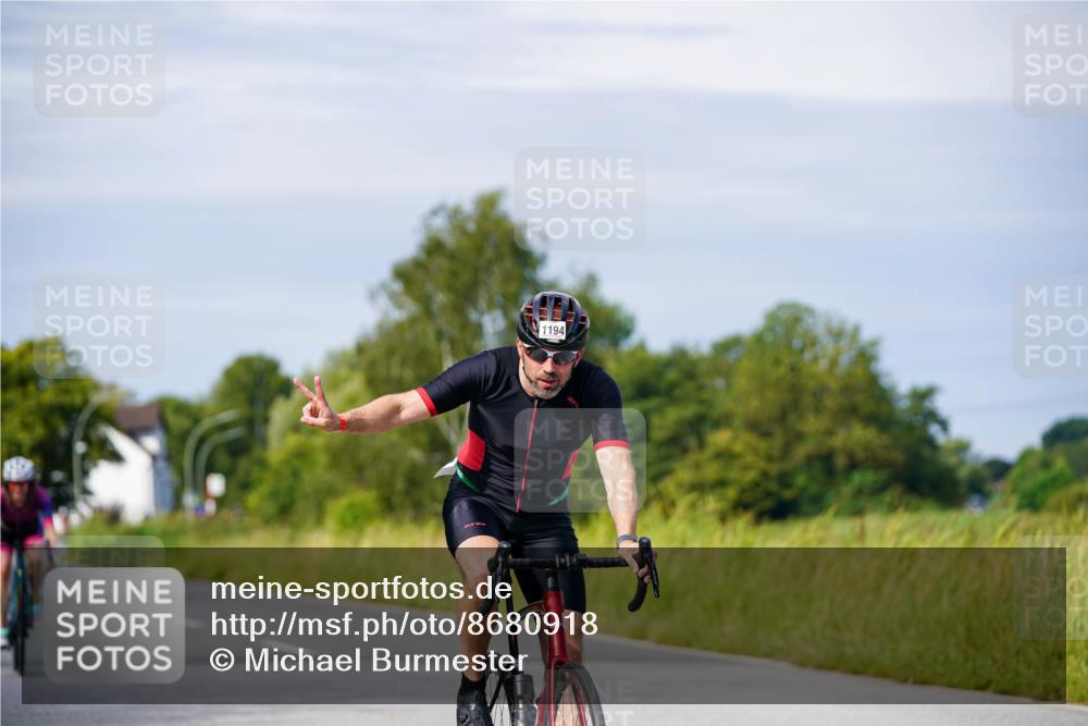 31.08.2025 - Elbe Triathlon Hamburg Michael Burmester http://msf.ph/oto/8680918 31.08.2025 10:53:31 Radfahren 1194, 1386, 1429 meine-sportfotos.de