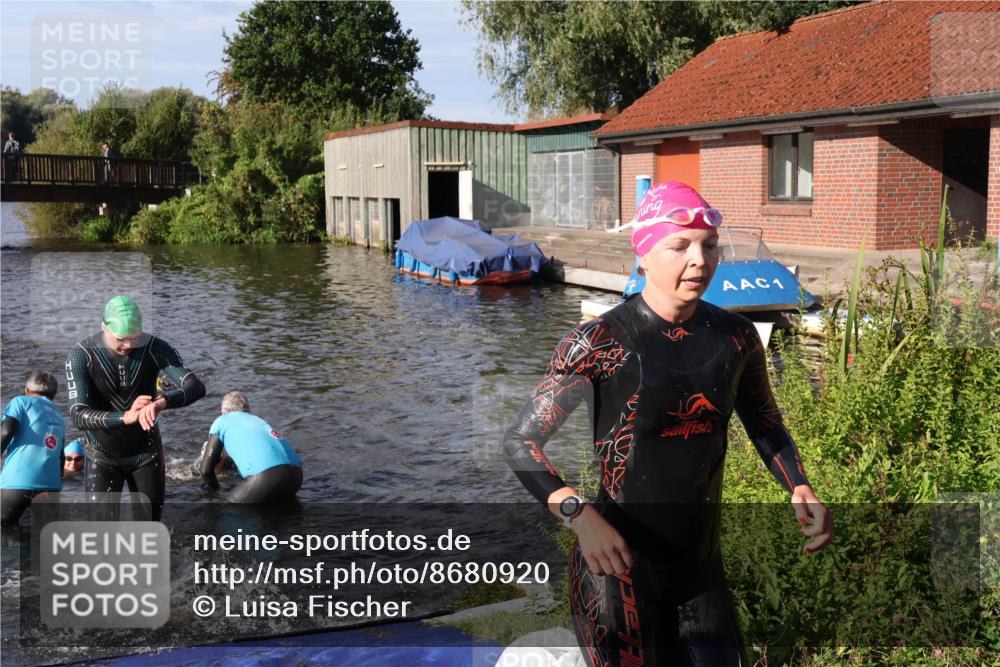 31.08.2025 - Elbe Triathlon Hamburg Luisa Fischer http://msf.ph/oto/8680920 31.08.2025 09:27:29 Schwimmen 679, 795, 854, 918 meine-sportfotos.de