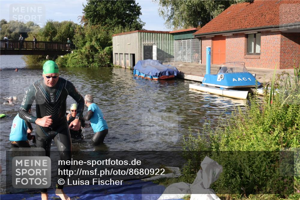 31.08.2025 - Elbe Triathlon Hamburg Luisa Fischer http://msf.ph/oto/8680922 31.08.2025 09:27:31 Schwimmen 679, 795, 854, 887, 918 meine-sportfotos.de