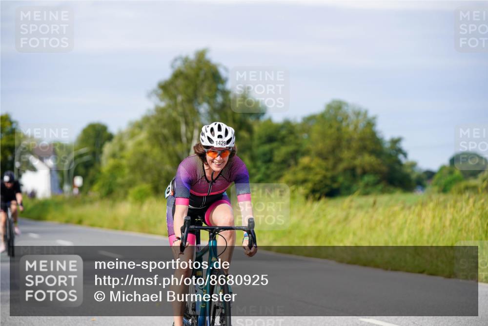 31.08.2025 - Elbe Triathlon Hamburg Michael Burmester http://msf.ph/oto/8680925 31.08.2025 10:53:33 Radfahren 1194, 1386, 1429 meine-sportfotos.de
