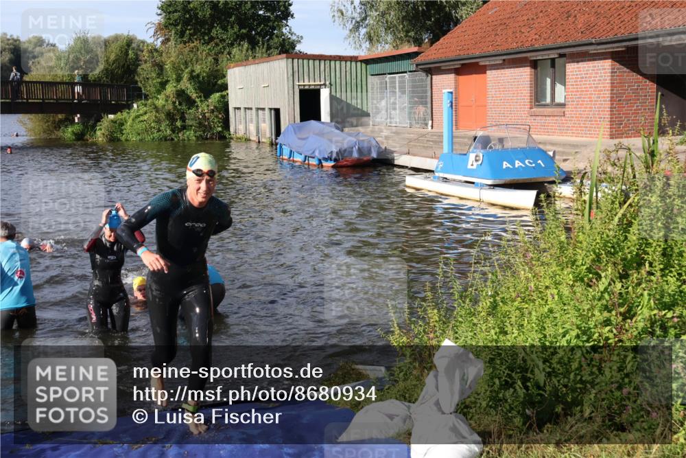 31.08.2025 - Elbe Triathlon Hamburg Luisa Fischer http://msf.ph/oto/8680934 31.08.2025 09:27:34 Schwimmen 679, 698, 795, 887, 918 meine-sportfotos.de