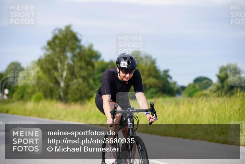 31.08.2025 - Elbe Triathlon Hamburg Michael Burmester http://msf.ph/oto/8680935 31.08.2025 10:53:36 Radfahren 1040, 1381, 1386, 1429 meine-sportfotos.de