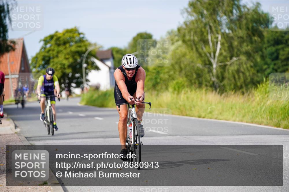 31.08.2025 - Elbe Triathlon Hamburg Michael Burmester http://msf.ph/oto/8680943 31.08.2025 10:53:47 Radfahren 1025, 1286 meine-sportfotos.de