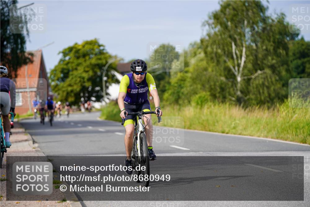 31.08.2025 - Elbe Triathlon Hamburg Michael Burmester http://msf.ph/oto/8680949 31.08.2025 10:53:49 Radfahren 1025, 1286 meine-sportfotos.de