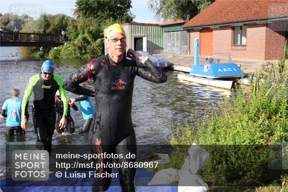 31.08.2025 - Elbe Triathlon Hamburg Luisa Fischer http://msf.ph/oto/8680967 31.08.2025 09:27:41 Schwimmen 698, 785, 795, 887, 895 meine-sportfotos.de