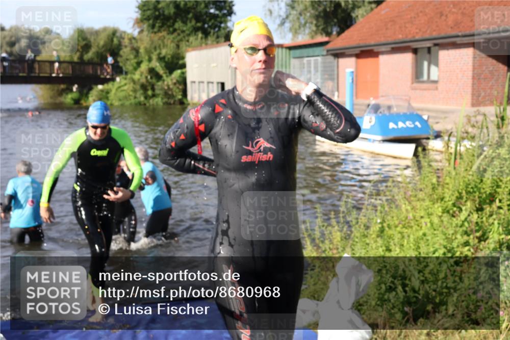 31.08.2025 - Elbe Triathlon Hamburg Luisa Fischer http://msf.ph/oto/8680968 31.08.2025 09:27:42 Schwimmen 698, 785, 795, 887, 895 meine-sportfotos.de