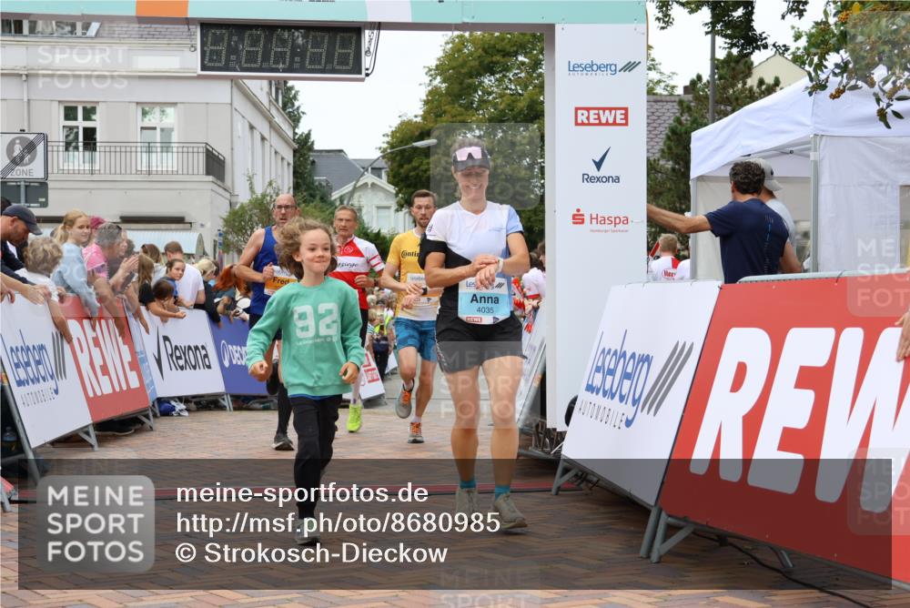 31.08.2025 - 21. Blankeneser Heldenlauf Strokosch-Dieckow http://msf.ph/oto/8680985 31.08.2025 12:07:07 Ziel 5036, 5524, 4001, 4035, 4362 meine-sportfotos.de