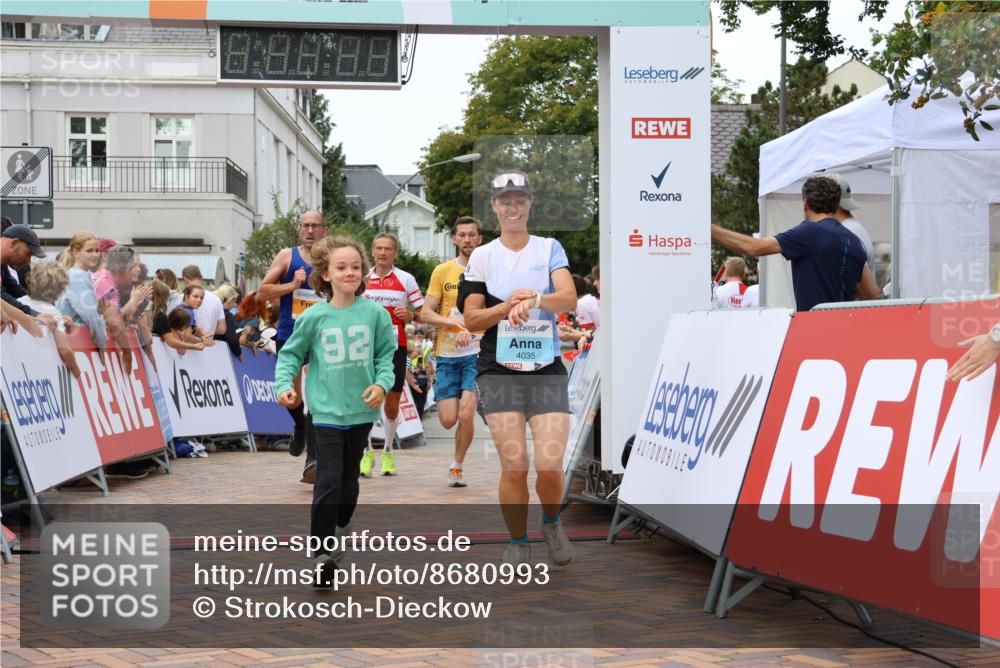 31.08.2025 - 21. Blankeneser Heldenlauf Strokosch-Dieckow http://msf.ph/oto/8680993 31.08.2025 12:07:07 Ziel 5036, 5524, 4001, 4035, 4362 meine-sportfotos.de