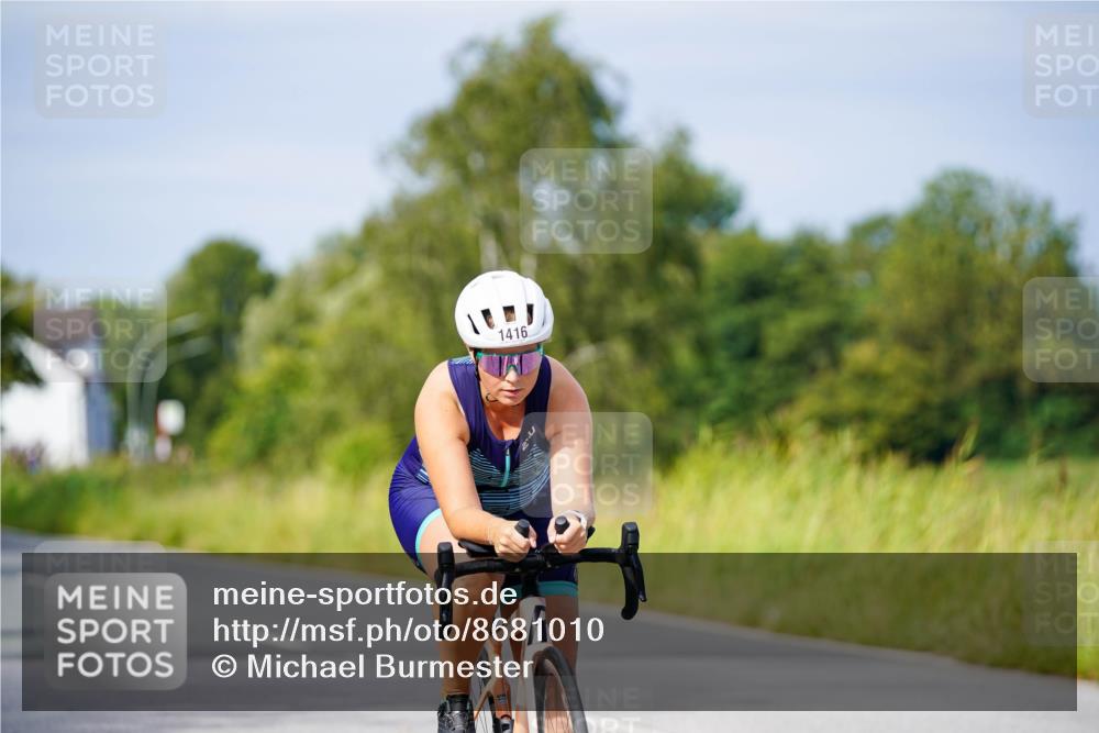 31.08.2025 - Elbe Triathlon Hamburg Michael Burmester http://msf.ph/oto/8681010 31.08.2025 10:54:14 Radfahren 923, 1178, 1416, 1422 meine-sportfotos.de