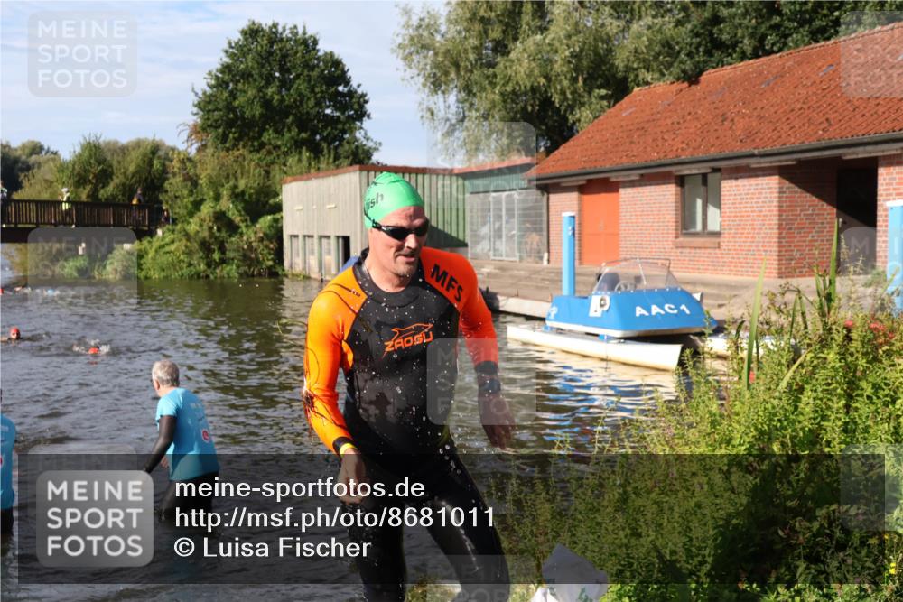 31.08.2025 - Elbe Triathlon Hamburg Luisa Fischer http://msf.ph/oto/8681011 31.08.2025 09:28:15 Schwimmen 673, 788, 815 meine-sportfotos.de