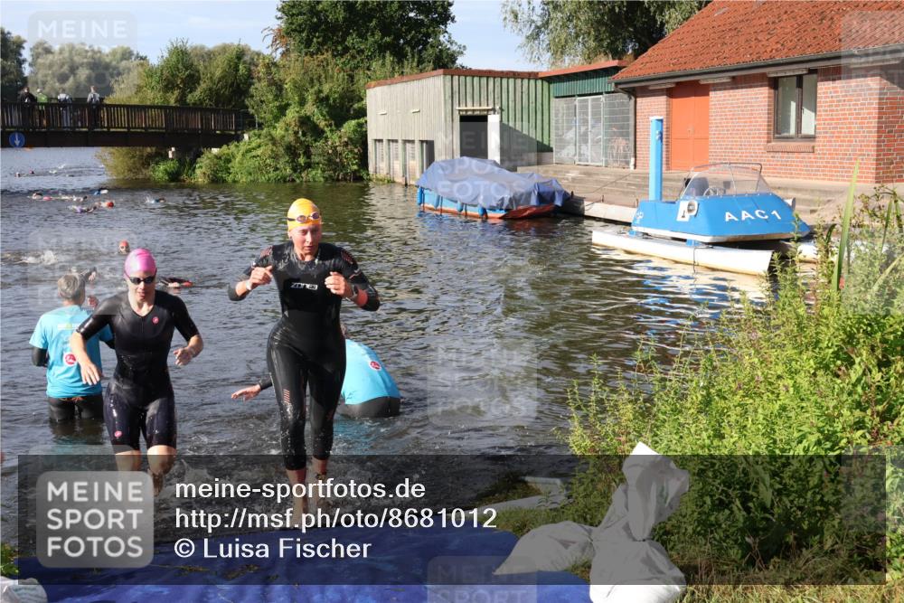 31.08.2025 - Elbe Triathlon Hamburg Luisa Fischer http://msf.ph/oto/8681012 31.08.2025 09:28:22 Schwimmen 788, 815 meine-sportfotos.de