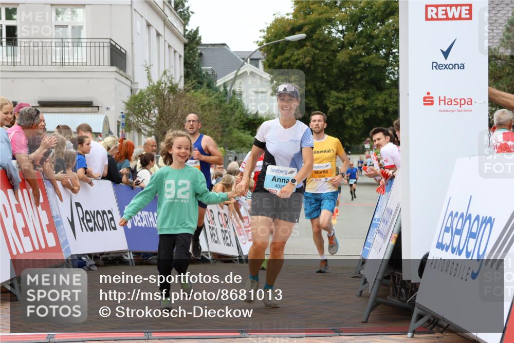31.08.2025 - 21. Blankeneser Heldenlauf Strokosch-Dieckow http://msf.ph/oto/8681013 31.08.2025 12:07:06 Ziel 5036, 5524, 4001, 4035, 4362 meine-sportfotos.de