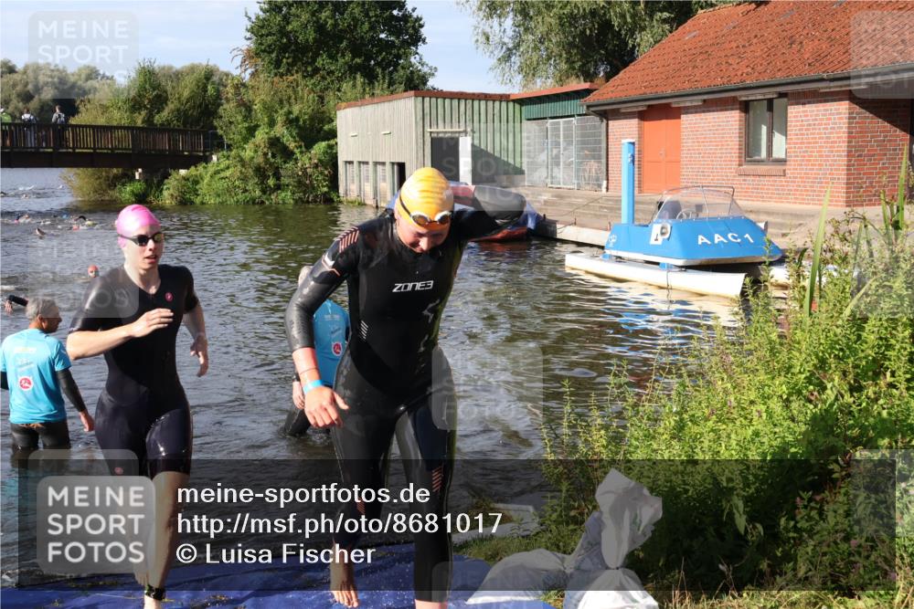 31.08.2025 - Elbe Triathlon Hamburg Luisa Fischer http://msf.ph/oto/8681017 31.08.2025 09:28:23 Schwimmen 788, 815 meine-sportfotos.de