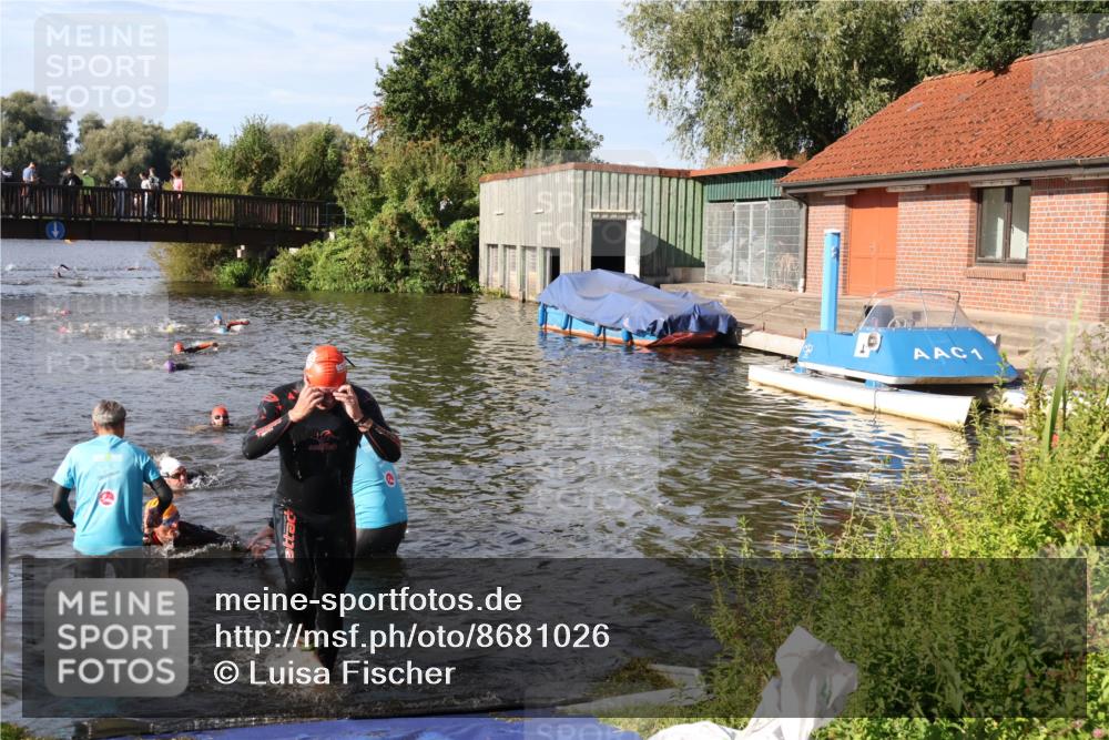 31.08.2025 - Elbe Triathlon Hamburg Luisa Fischer http://msf.ph/oto/8681026 31.08.2025 09:28:36 Schwimmen 692, 722, 771 meine-sportfotos.de