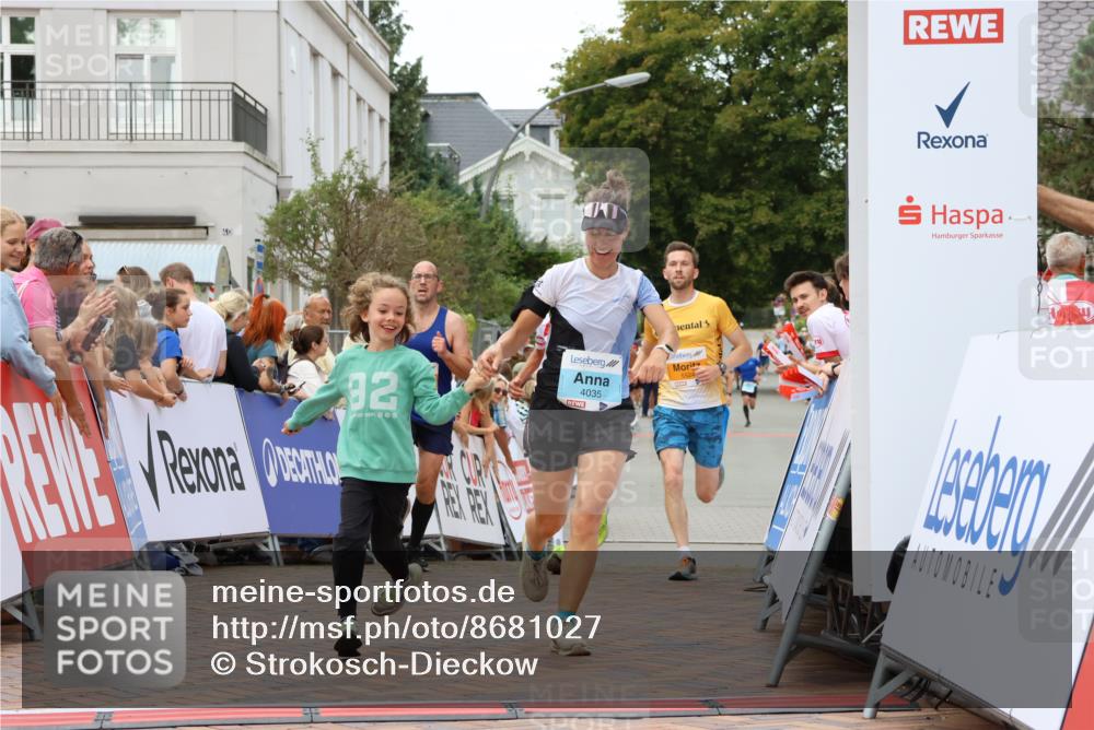 31.08.2025 - 21. Blankeneser Heldenlauf Strokosch-Dieckow http://msf.ph/oto/8681027 31.08.2025 12:07:06 Ziel 5036, 5524, 4001, 4035, 4362 meine-sportfotos.de