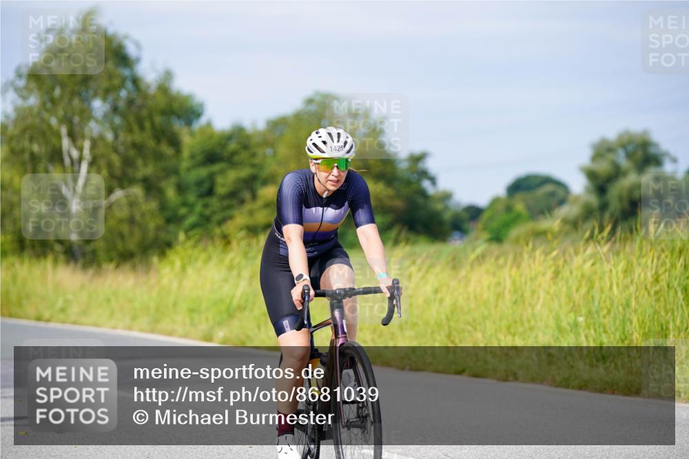 31.08.2025 - Elbe Triathlon Hamburg Michael Burmester http://msf.ph/oto/8681039 31.08.2025 10:54:23 Radfahren 1178, 1388, 1425, 1436 meine-sportfotos.de