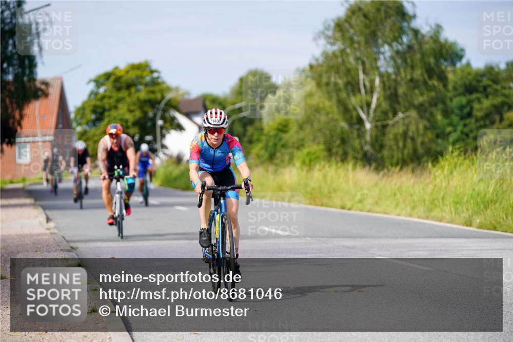 31.08.2025 - Elbe Triathlon Hamburg Michael Burmester http://msf.ph/oto/8681046 31.08.2025 10:54:29 Radfahren 988, 1285, 1436, 1442 meine-sportfotos.de