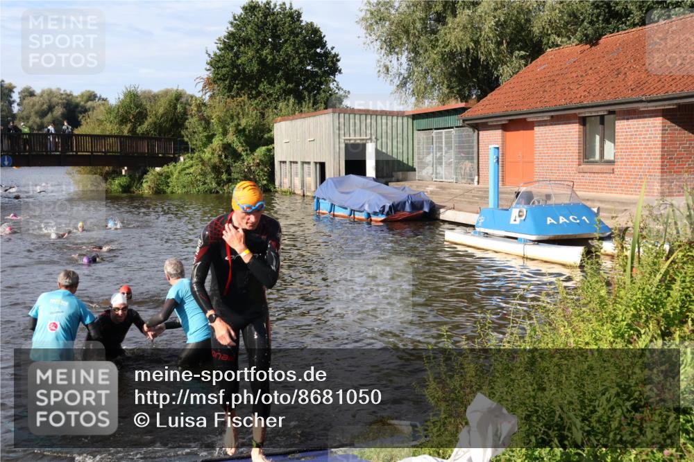 31.08.2025 - Elbe Triathlon Hamburg Luisa Fischer http://msf.ph/oto/8681050 31.08.2025 09:28:40 Schwimmen 692, 722, 771 meine-sportfotos.de