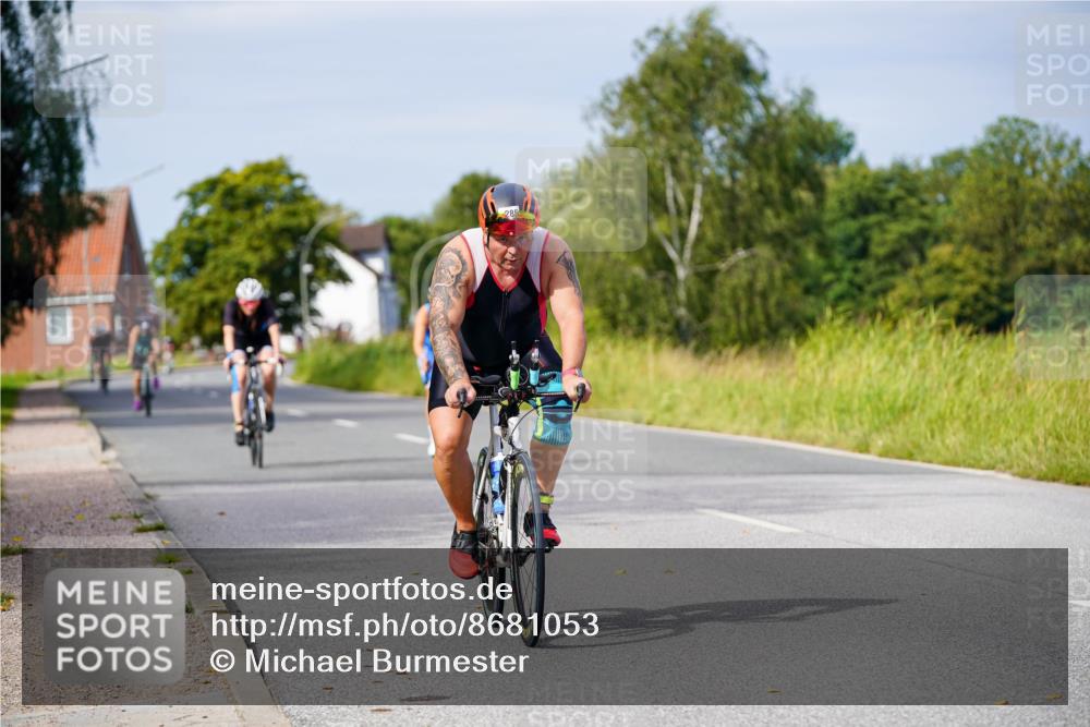 31.08.2025 - Elbe Triathlon Hamburg Michael Burmester http://msf.ph/oto/8681053 31.08.2025 10:54:31 Radfahren 988, 1285, 1433, 1436, 1442 meine-sportfotos.de