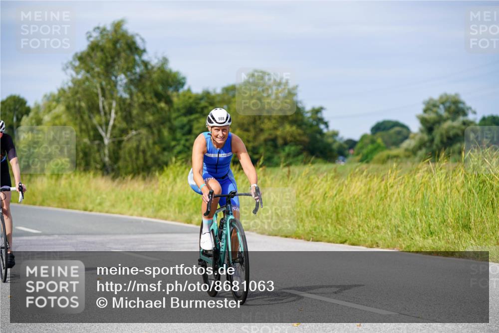 31.08.2025 - Elbe Triathlon Hamburg Michael Burmester http://msf.ph/oto/8681063 31.08.2025 10:54:33 Radfahren 988, 1285, 1433, 1436, 1442 meine-sportfotos.de