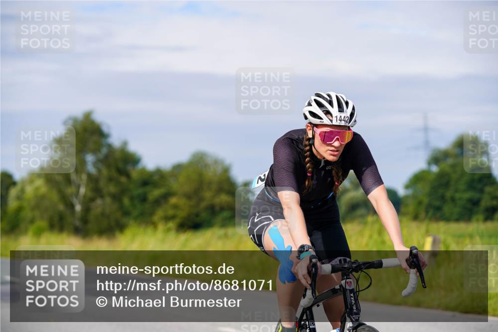 31.08.2025 - Elbe Triathlon Hamburg Michael Burmester http://msf.ph/oto/8681071 31.08.2025 10:54:35 Radfahren 988, 1285, 1433, 1442, 1498 meine-sportfotos.de