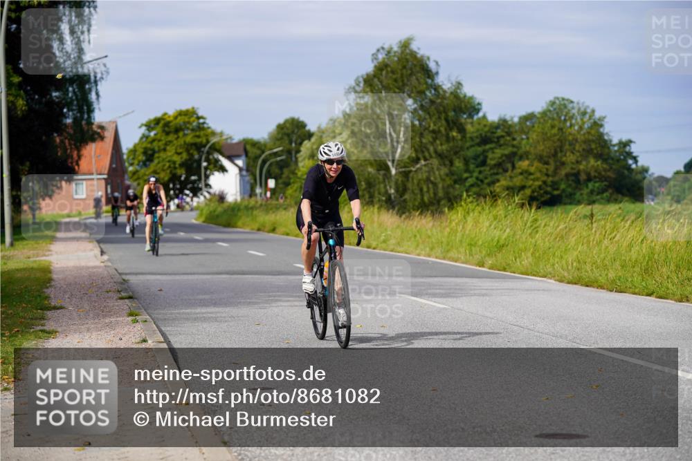 31.08.2025 - Elbe Triathlon Hamburg Michael Burmester http://msf.ph/oto/8681082 31.08.2025 10:54:41 Radfahren 1370, 1398, 1433, 1498 meine-sportfotos.de