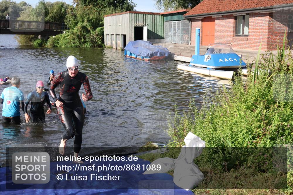 31.08.2025 - Elbe Triathlon Hamburg Luisa Fischer http://msf.ph/oto/8681089 31.08.2025 09:29:03 Schwimmen 732, 840, 851, 900 meine-sportfotos.de