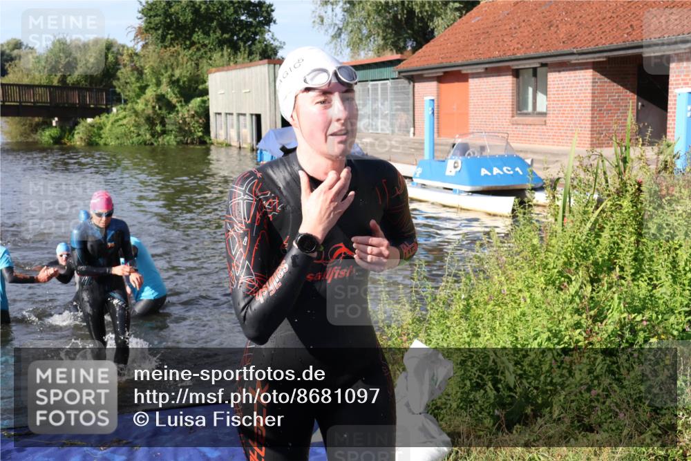 31.08.2025 - Elbe Triathlon Hamburg Luisa Fischer http://msf.ph/oto/8681097 31.08.2025 09:29:04 Schwimmen 732, 840, 851, 900 meine-sportfotos.de