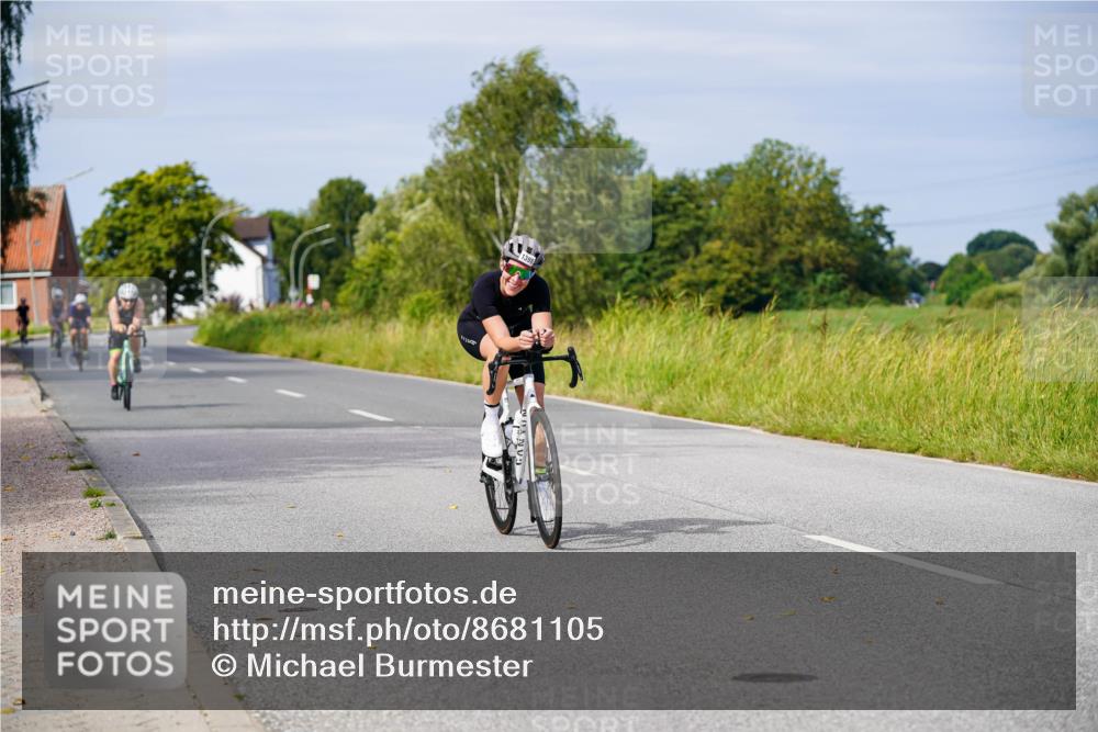 31.08.2025 - Elbe Triathlon Hamburg Michael Burmester http://msf.ph/oto/8681105 31.08.2025 10:54:46 Radfahren 1255, 1370, 1393, 1398 meine-sportfotos.de