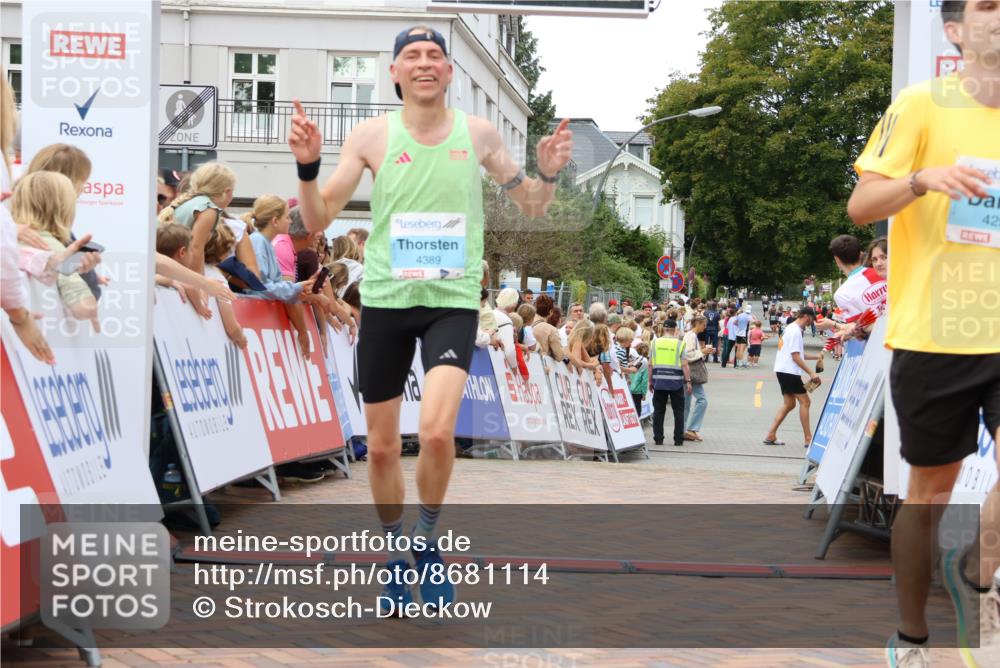 31.08.2025 - 21. Blankeneser Heldenlauf Strokosch-Dieckow http://msf.ph/oto/8681114 31.08.2025 12:06:44 Ziel 4299, 4389 meine-sportfotos.de