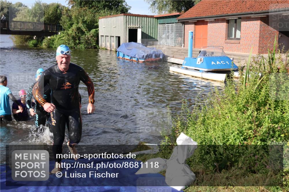 31.08.2025 - Elbe Triathlon Hamburg Luisa Fischer http://msf.ph/oto/8681118 31.08.2025 09:29:12 Schwimmen 732, 797, 835, 851, 910 meine-sportfotos.de
