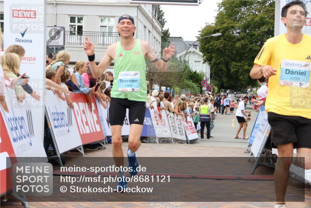 31.08.2025 - 21. Blankeneser Heldenlauf Strokosch-Dieckow http://msf.ph/oto/8681121 31.08.2025 12:06:44 Ziel 4299, 4389 meine-sportfotos.de