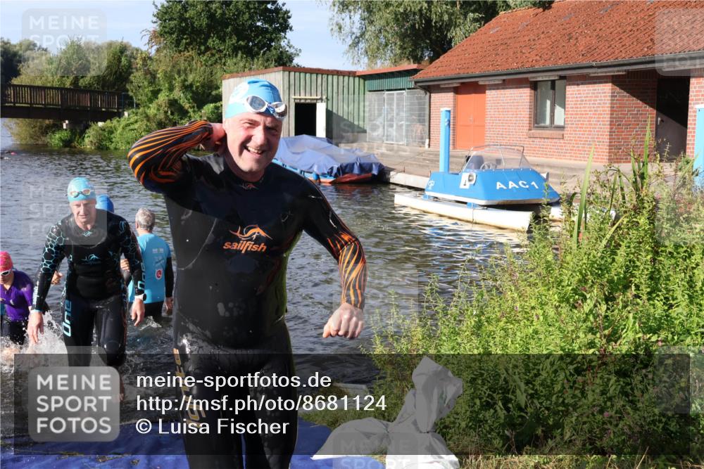 31.08.2025 - Elbe Triathlon Hamburg Luisa Fischer http://msf.ph/oto/8681124 31.08.2025 09:29:13 Schwimmen 732, 797, 835, 851, 910 meine-sportfotos.de