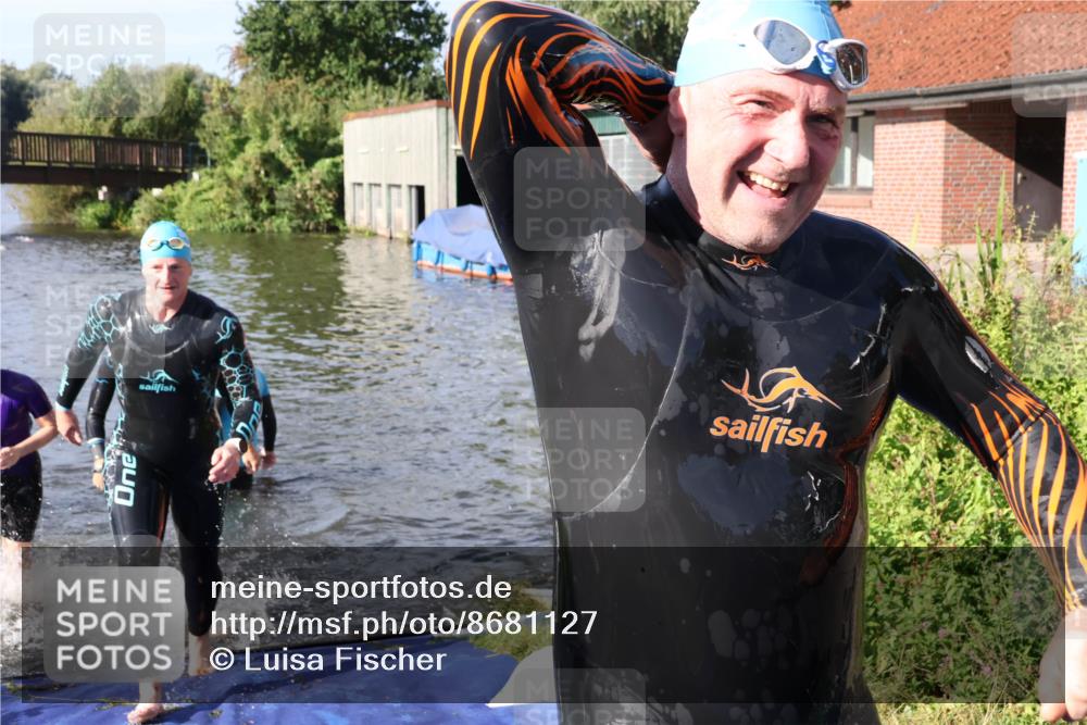 31.08.2025 - Elbe Triathlon Hamburg Luisa Fischer http://msf.ph/oto/8681127 31.08.2025 09:29:14 Schwimmen 732, 797, 835, 910 meine-sportfotos.de
