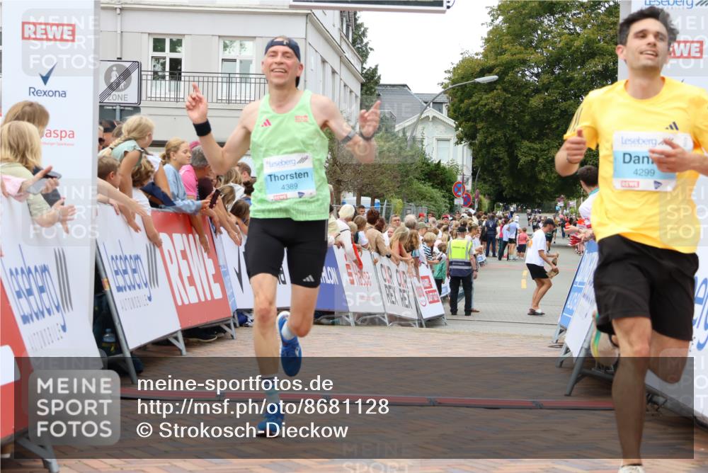 31.08.2025 - 21. Blankeneser Heldenlauf Strokosch-Dieckow http://msf.ph/oto/8681128 31.08.2025 12:06:44 Ziel 4299, 4389 meine-sportfotos.de