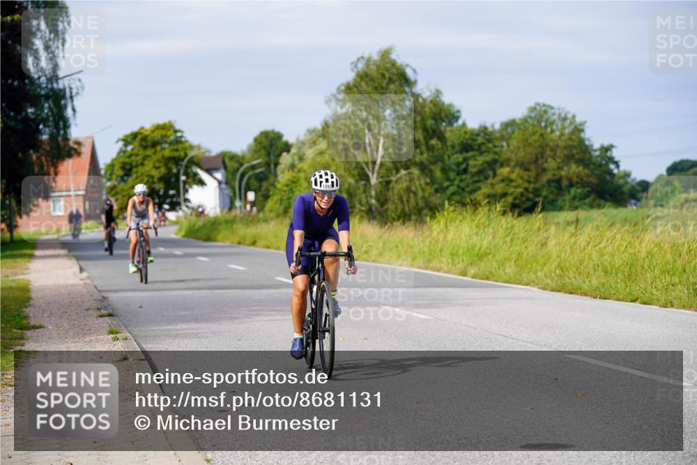 31.08.2025 - Elbe Triathlon Hamburg Michael Burmester http://msf.ph/oto/8681131 31.08.2025 10:54:52 Radfahren 1255, 1380, 1382, 1393 meine-sportfotos.de