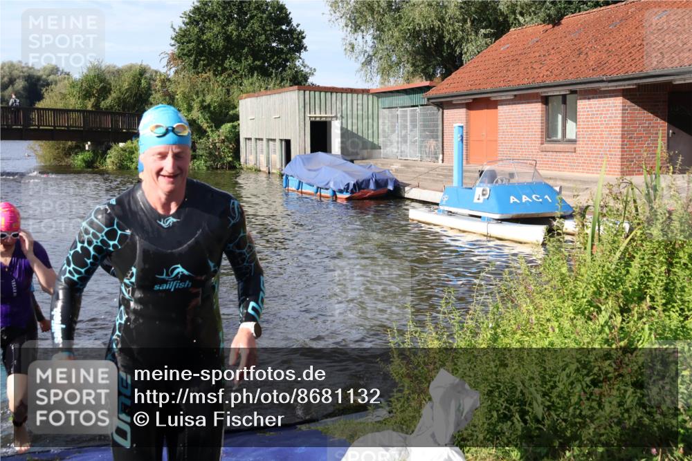 31.08.2025 - Elbe Triathlon Hamburg Luisa Fischer http://msf.ph/oto/8681132 31.08.2025 09:29:15 Schwimmen 732, 797, 835, 910 meine-sportfotos.de