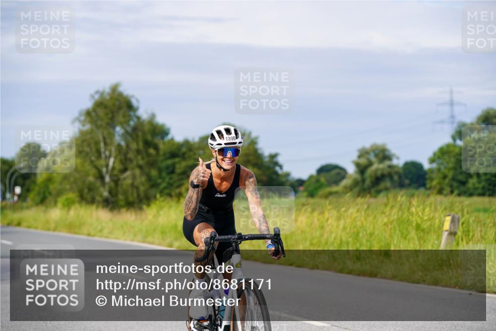 31.08.2025 - Elbe Triathlon Hamburg Michael Burmester http://msf.ph/oto/8681171 31.08.2025 10:55:04 Radfahren 1201, 1390, 1395, 1421, 1484 meine-sportfotos.de