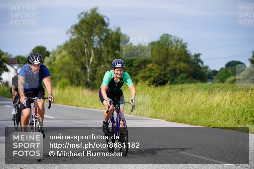 31.08.2025 - Elbe Triathlon Hamburg Michael Burmester http://msf.ph/oto/8681182 31.08.2025 10:55:10 Radfahren 1201, 1371, 1410, 1421, 1484 meine-sportfotos.de