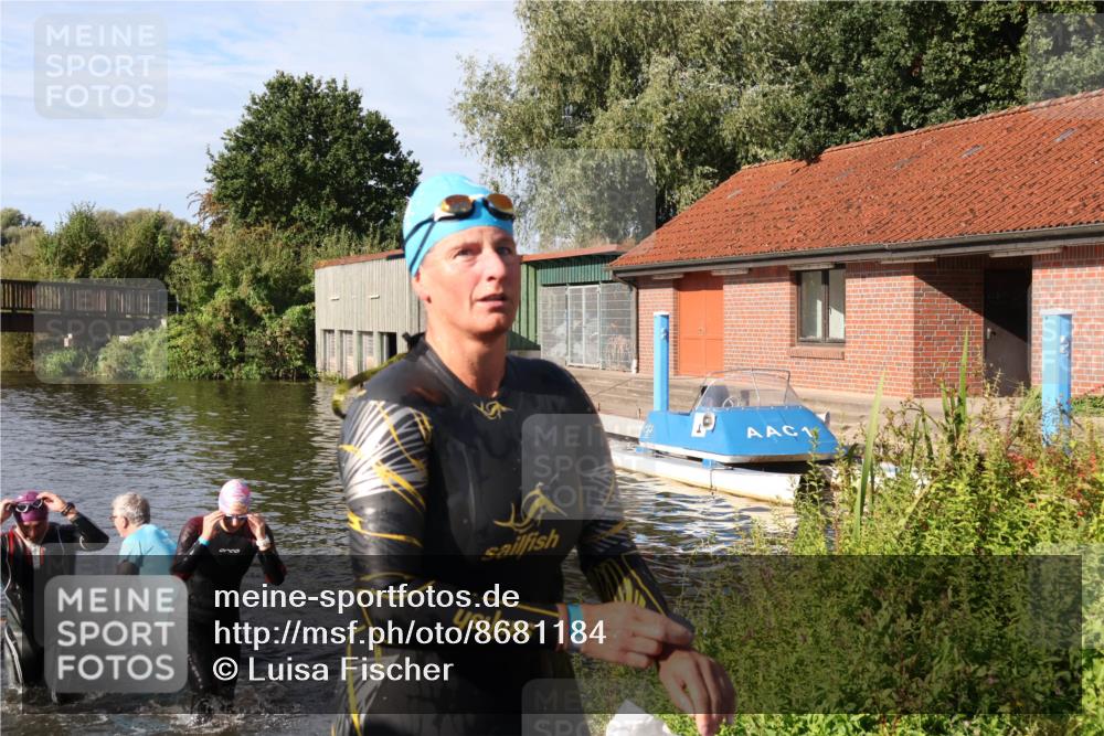 31.08.2025 - Elbe Triathlon Hamburg Luisa Fischer http://msf.ph/oto/8681184 31.08.2025 09:30:04 Schwimmen 665, 811, 888, 916 meine-sportfotos.de