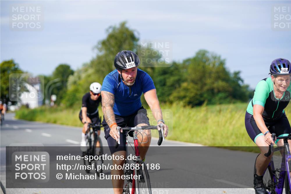 31.08.2025 - Elbe Triathlon Hamburg Michael Burmester http://msf.ph/oto/8681186 31.08.2025 10:55:11 Radfahren 1201, 1371, 1410, 1421, 1484 meine-sportfotos.de
