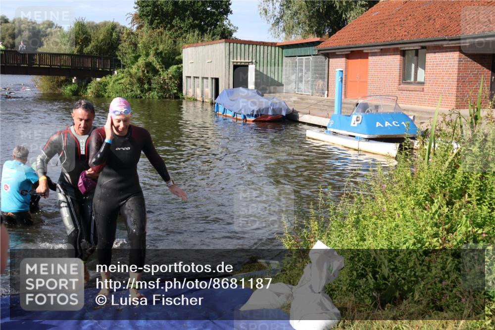 31.08.2025 - Elbe Triathlon Hamburg Luisa Fischer http://msf.ph/oto/8681187 31.08.2025 09:30:06 Schwimmen 665, 760, 811, 888, 916 meine-sportfotos.de