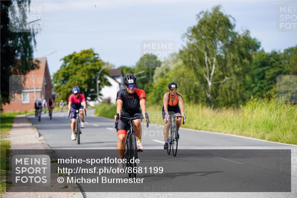 31.08.2025 - Elbe Triathlon Hamburg Michael Burmester http://msf.ph/oto/8681199 31.08.2025 10:55:15 Radfahren 1371, 1410, 1486 meine-sportfotos.de